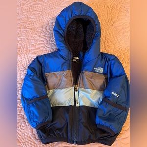 North Face Sherpa filled puffer. Model 550. Size 6-12m